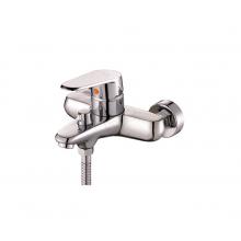 Смеситель для ванны  с коротким изливом